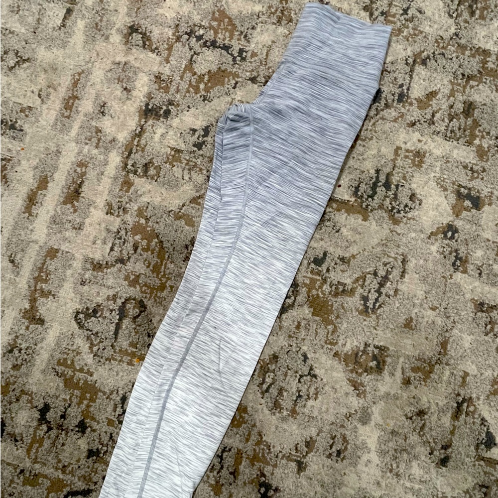 Lululemon size 6